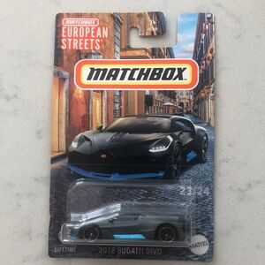 Matchbox 2018 Bugatti Divo Toy Car - Black and Blue